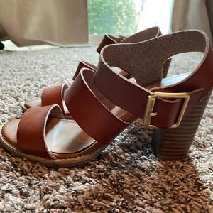 Old Navy Brown Heels